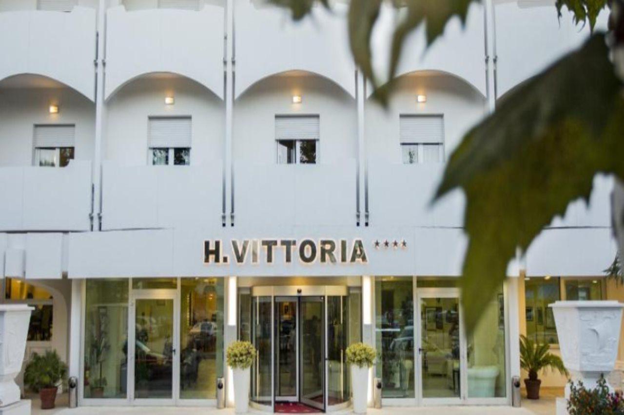 Hotel Vittoria Riccione Exterior foto