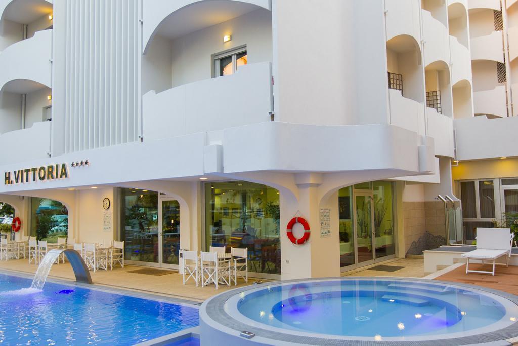 Hotel Vittoria Riccione Exterior foto