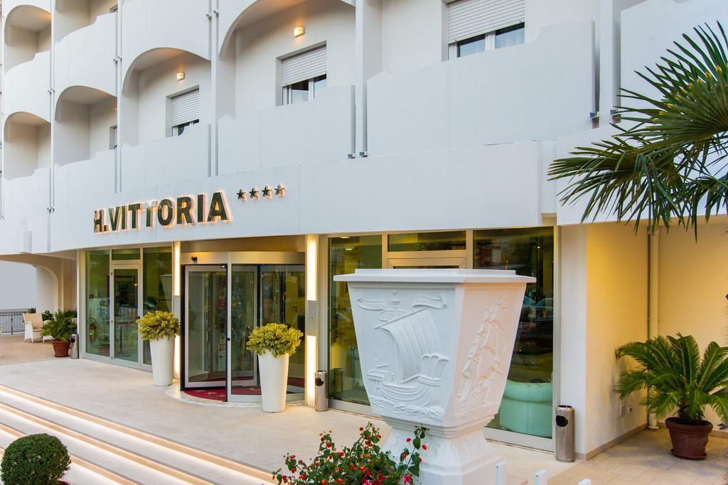 Hotel Vittoria Riccione Exterior foto