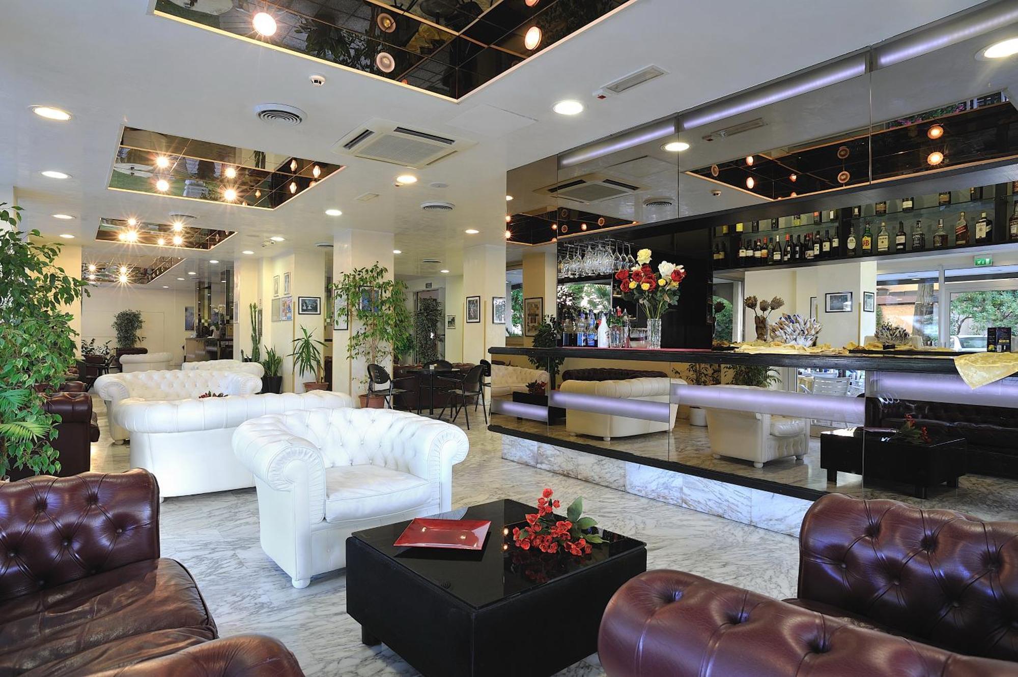 Hotel Vittoria Riccione Exterior foto
