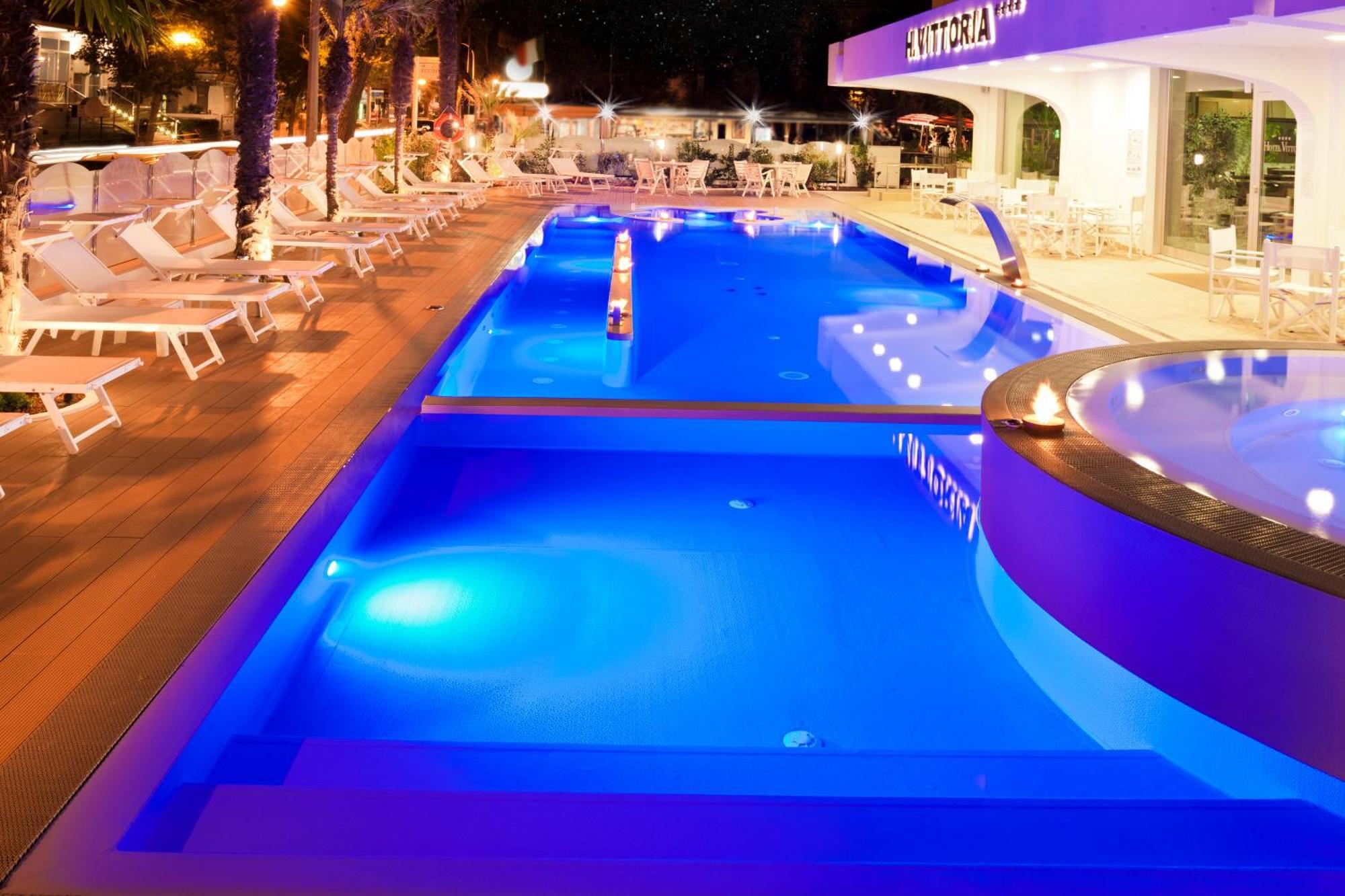 Hotel Vittoria Riccione Exterior foto