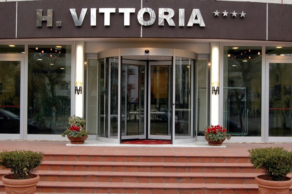 Hotel Vittoria Riccione Exterior foto