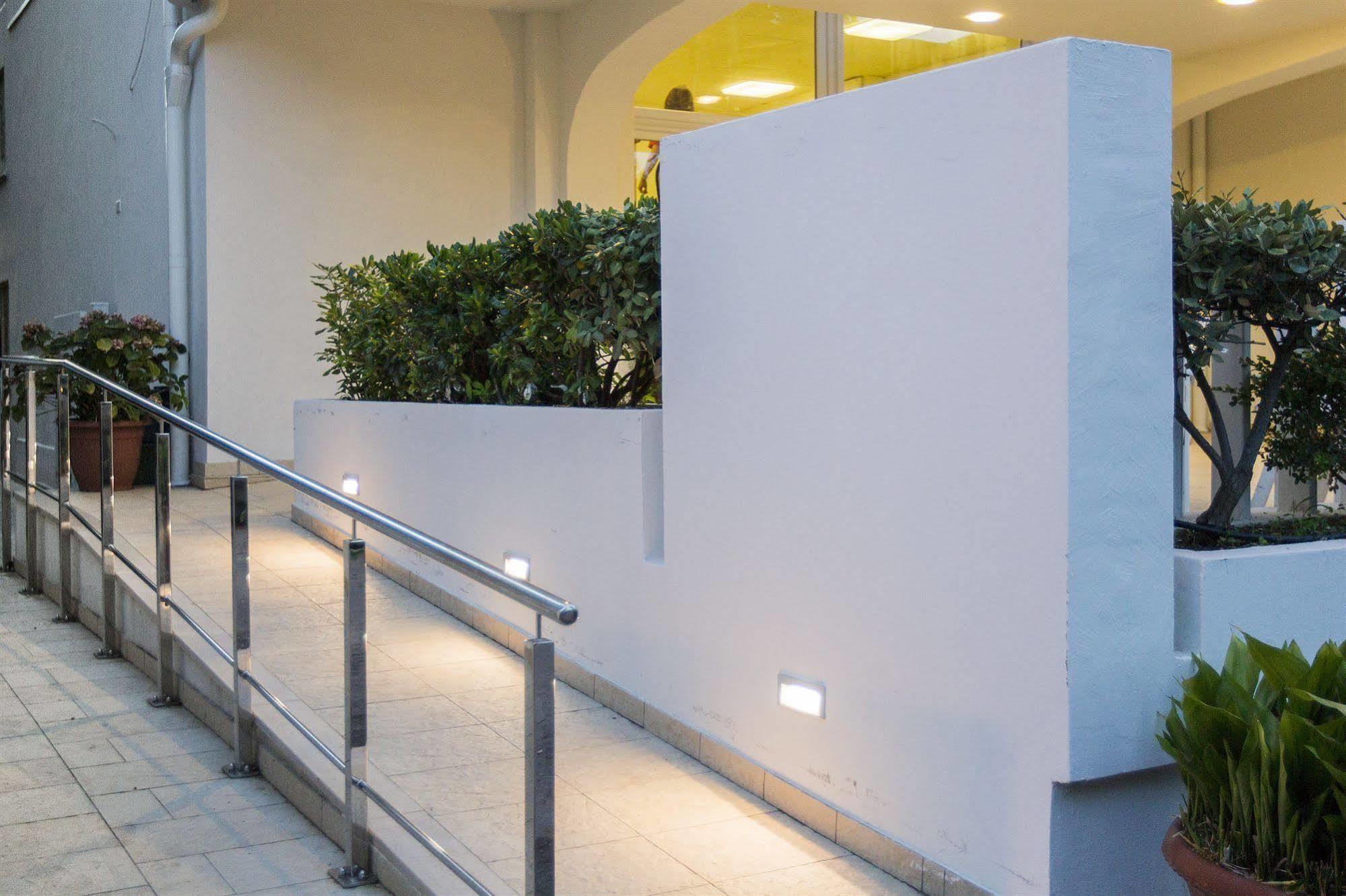 Hotel Vittoria Riccione Exterior foto
