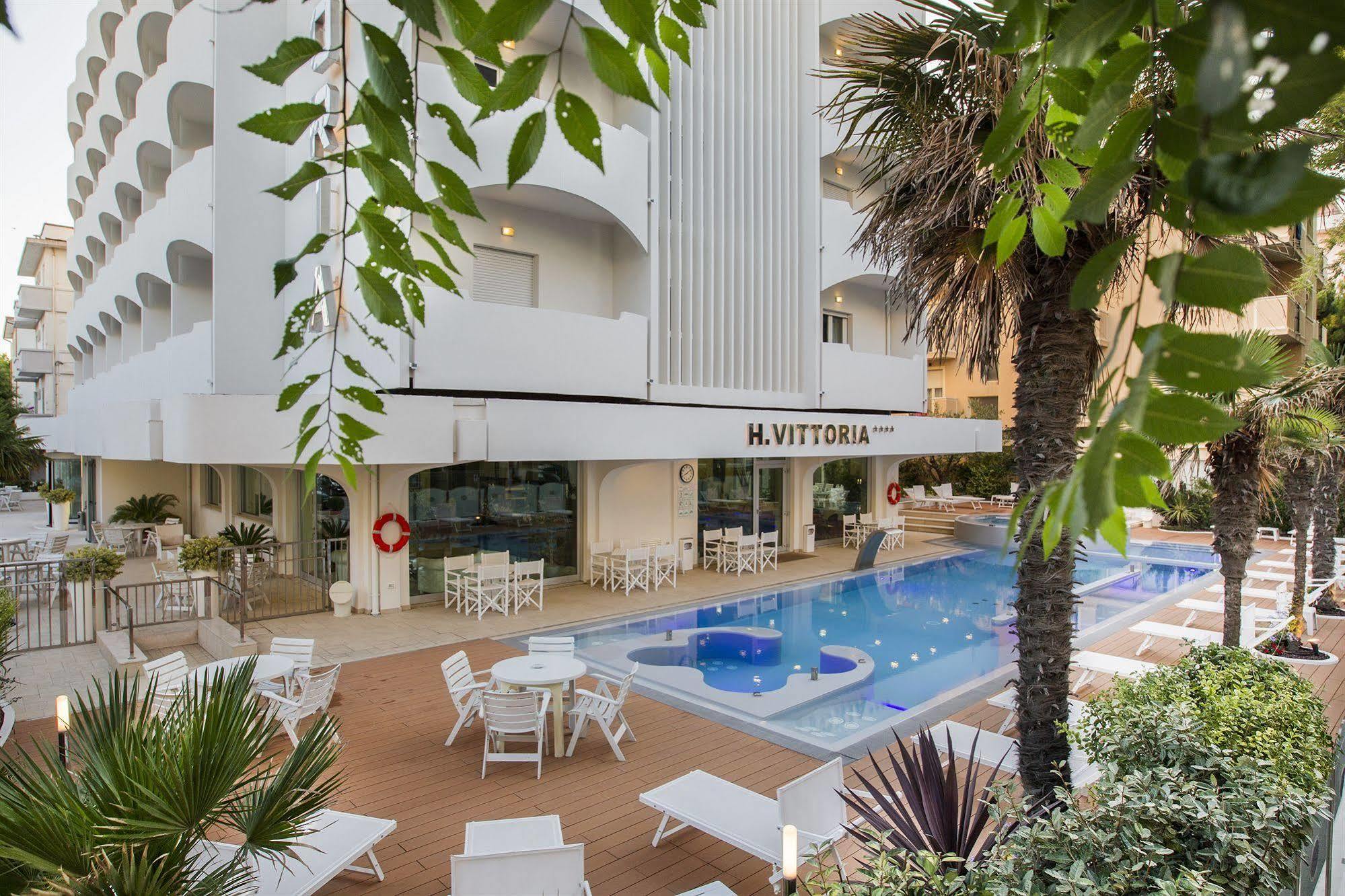 Hotel Vittoria Riccione Exterior foto