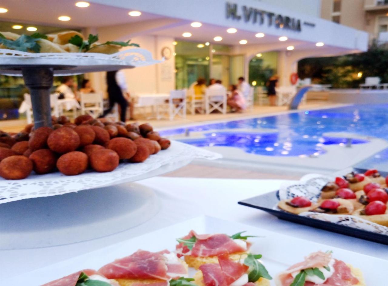 Hotel Vittoria Riccione Exterior foto