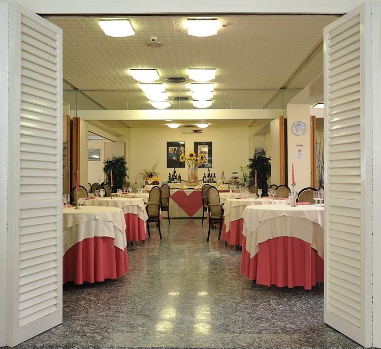 Hotel Vittoria Riccione Exterior foto